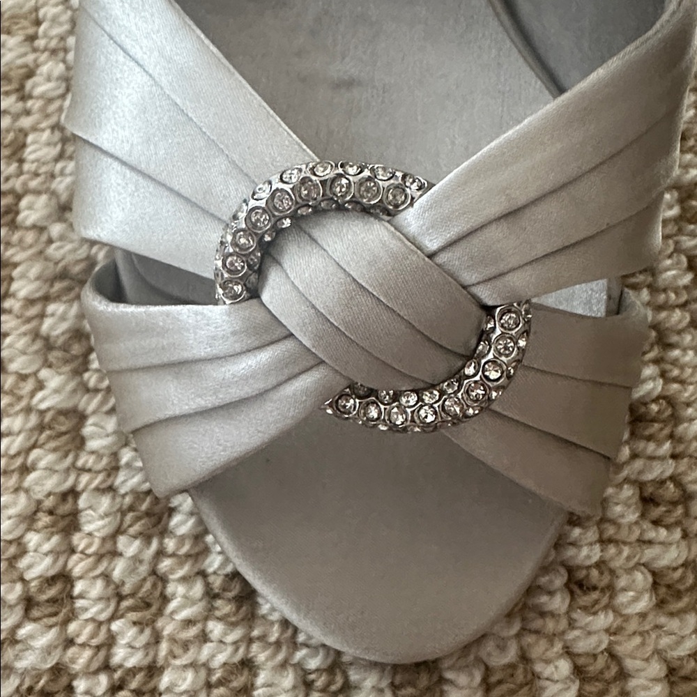 NEW Caparros Platinum Silk 3” Metallic Peep Toe Heels - Picture 3 of 5